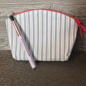 Ipsy makeup bag & tapered blending brush